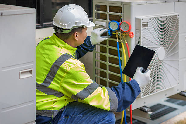 Professional Hvac technician working in Commerce Township, MI